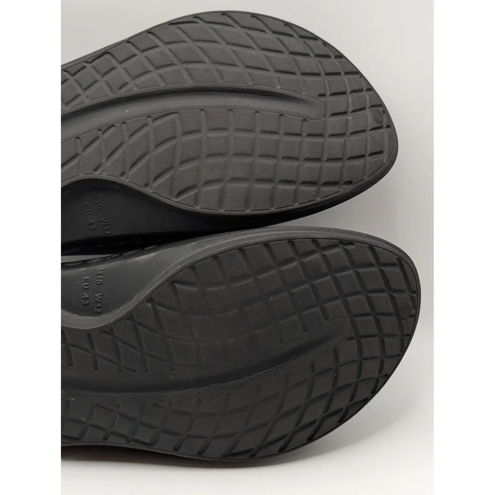 OOFOS OOriginal Thong Sandal Black Mens 10 Womens 12 Recovery Flip Flops EU 43